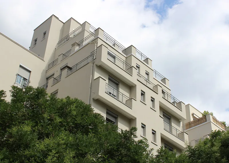 Immeuble d'habitation à terrasses en gradins dans le quartier des Gratte-Ciel à Villeurbanne